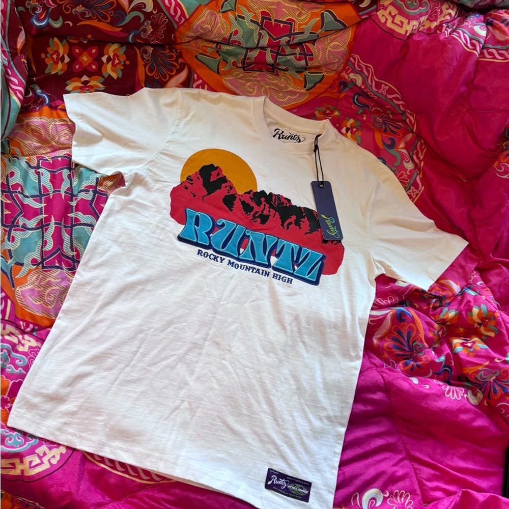 NWT White RUNTZ “Rocky Mountain High” T-shirt (men’s/unisex)